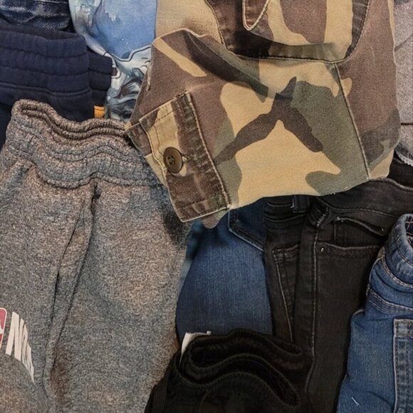 Assorted (BOYS) Clothing Bundle - Picture 7 of 15